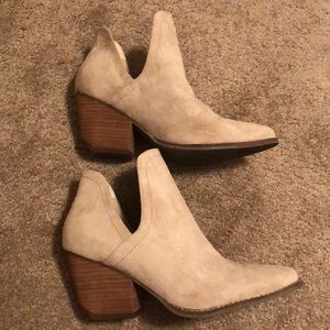 Women’s tan Booties